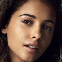 Naomi Scott Nøgen