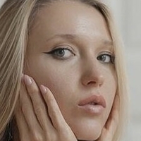 Natalie (Avo) Nøgen
