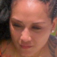 Nia Guzman Nøgen