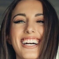 NIkkole Teja Nøgen