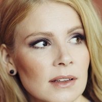 Pamela Tola Nøgen