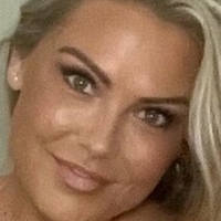 radiant_nea Nøgen