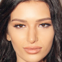 Rebecca Karalash Nøgen