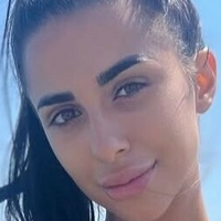 Sara Famurri Nøgen