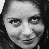 Sarah Miles Nøgen