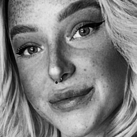 Sarah Neuhaus Nøgen