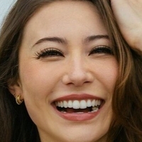 Sasha Emiri Nøgen