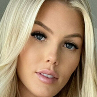 Scarlettkisses Nøgen