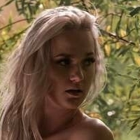 Sensual.Lauri Nøgen
