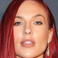 Sharna Burgess Nøgen