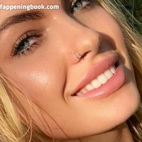 simsyyy__ Nøgen