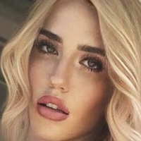 Skyler Grey Nøgen