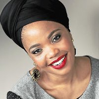 Terry Pheto Nøgen