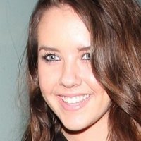 Tess Taylor Arlington Nøgen