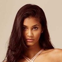 Tsanna Latouche Nøgen