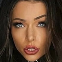 Tyra Kadney Nøgen