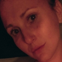 Valerie Courtney Nøgen