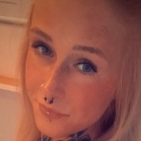 Vanessa Heuert Nøgen