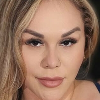 Vanessa Means Nøgen