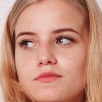 Veta George Models Nøgen