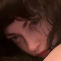 Violet Grohl Nøgen