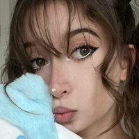 xyzaly Nøgen
