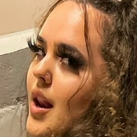 Yumi Analiyah Nøgen