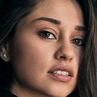Yvette Monreal Nøgen