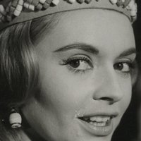 Yvonne Monlaur Nøgen